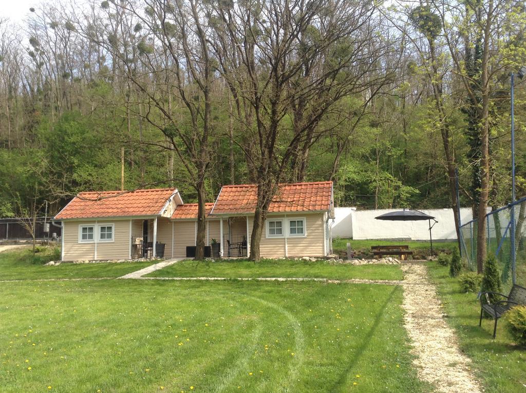 Fonfa Liget 호텔 Sénye 외부 사진